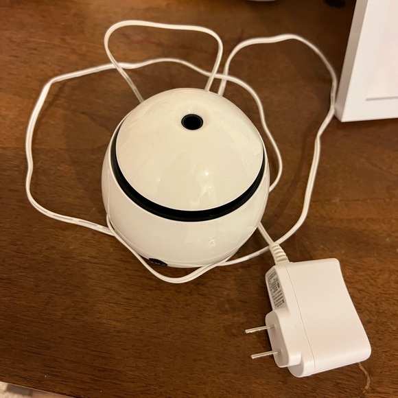 Diffuser & Oils - Picture 2 of 7